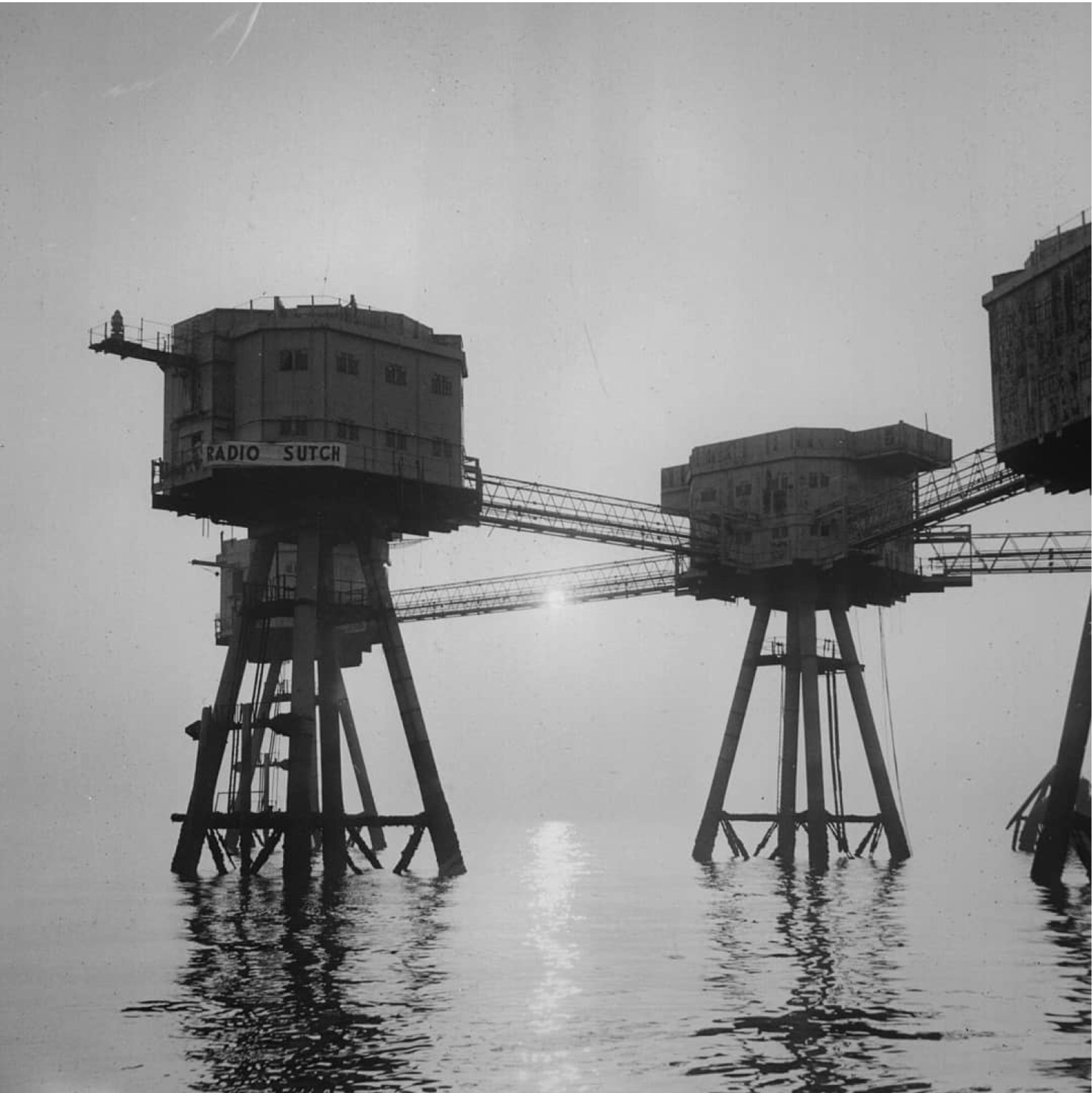 Radio tower image 