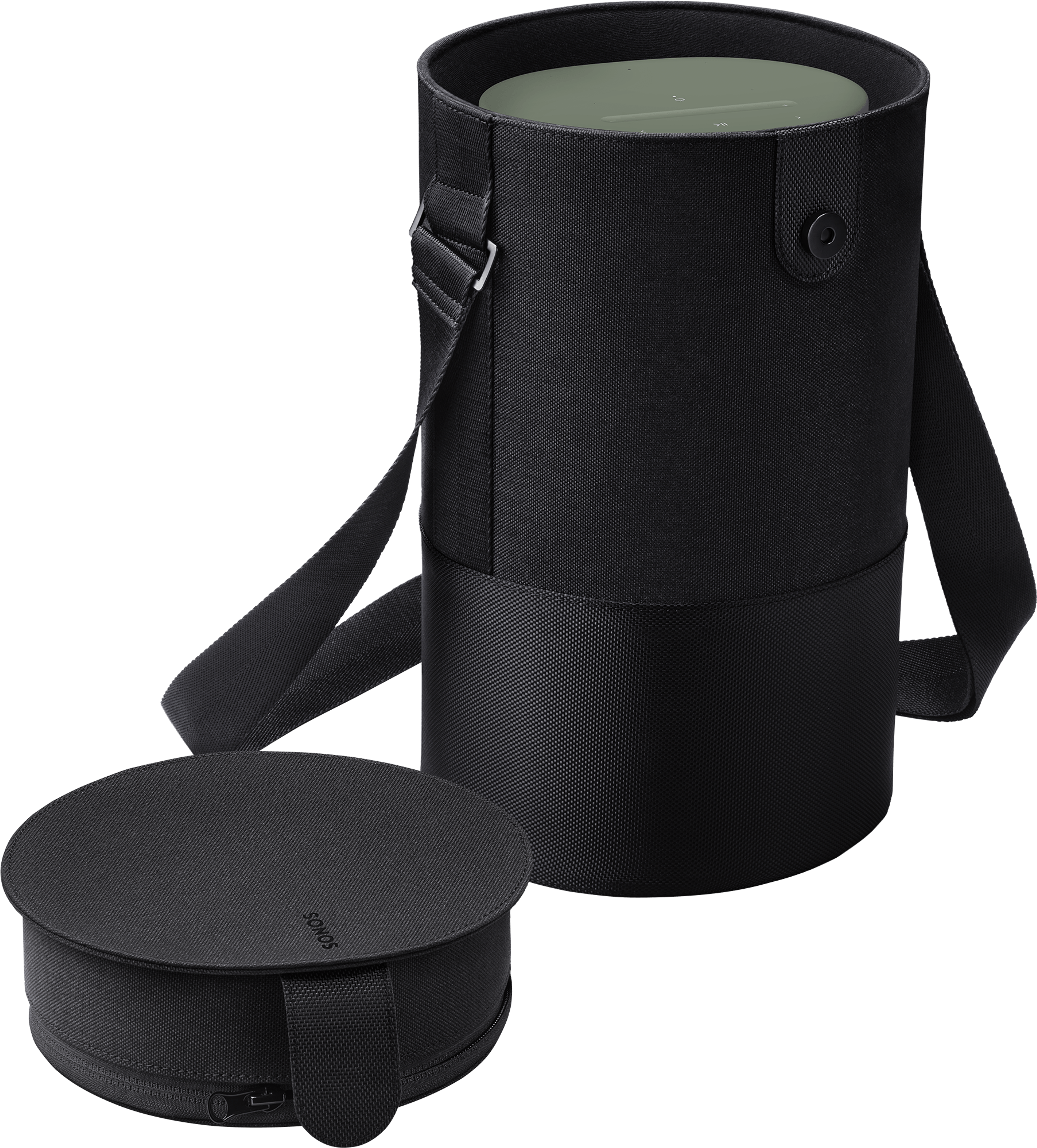 Image d’un sac de voyage pour Sonos Move ouvert et tourné de biais avec un Sonos Move olive à l’intérieur